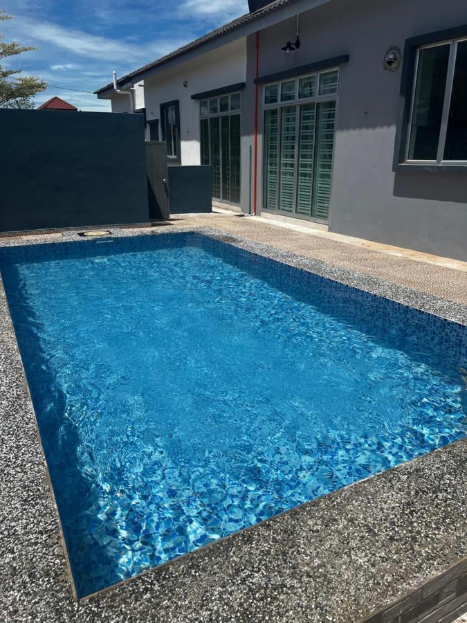 Villa Pool Kepala Batas Kampong Hilir  Exterior photo